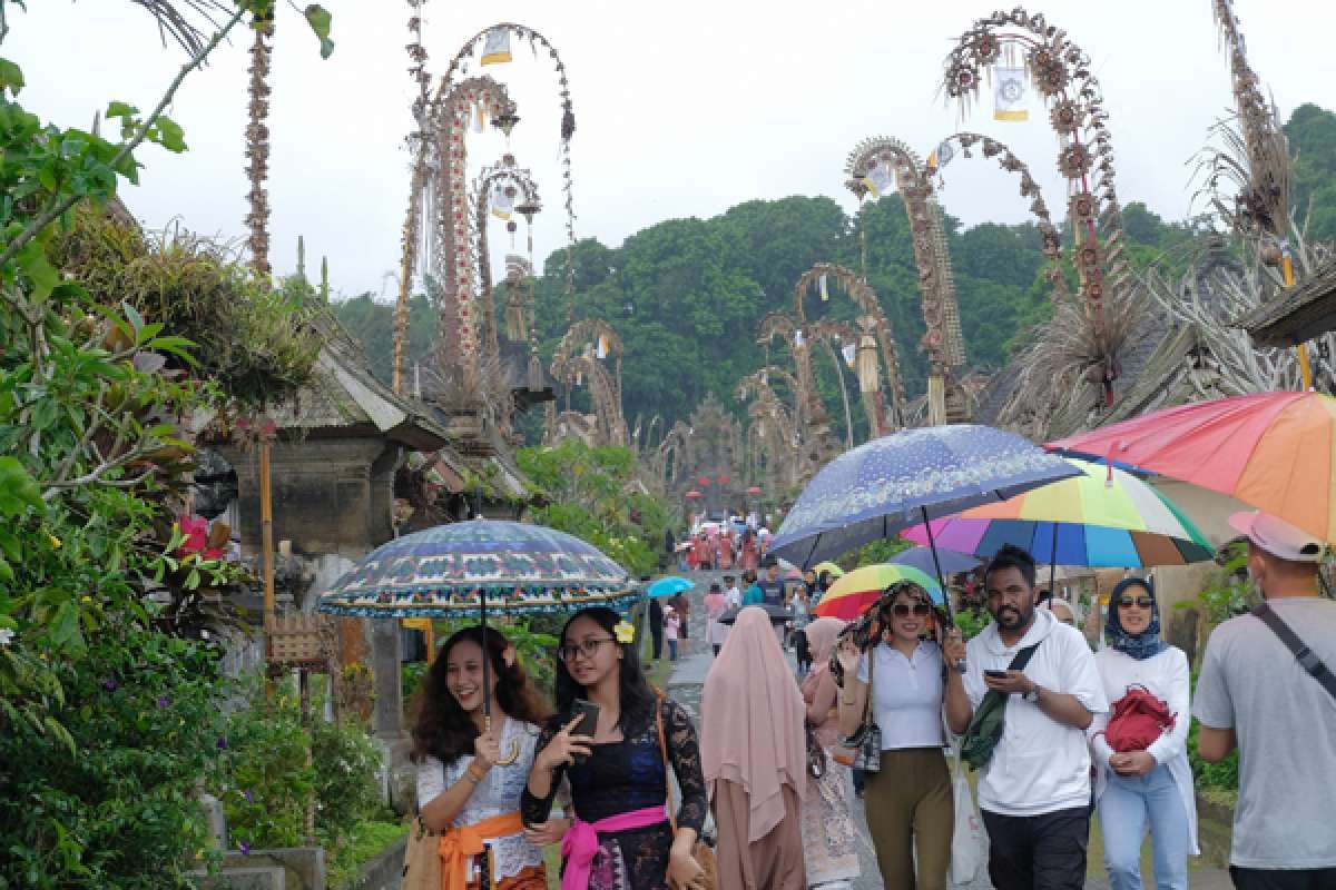 Pariwisata Berkelanjutan di Indonesia 2025: Tren Hijau, Regulasi Baru, dan Masa Depan Wisata Nusantara
