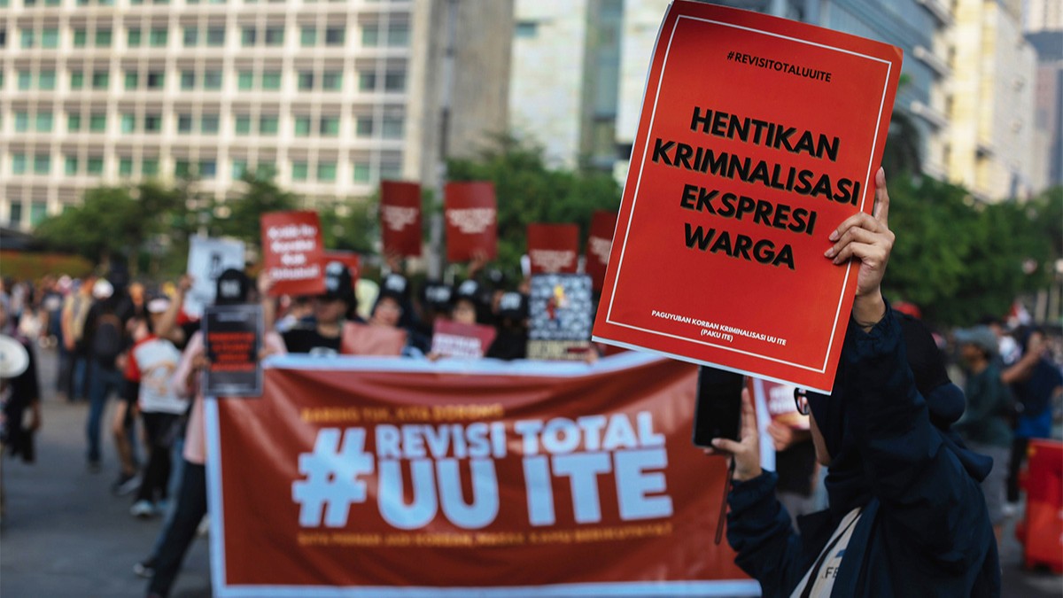 UU Media Sosial Indonesia 2025: Antara Regulasi Digital dan Kebebasan Ekspresi